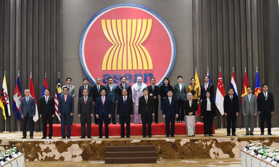 Meeting between Vietnam President Nguyen Xuan Phuc and CPR 23 December 2022